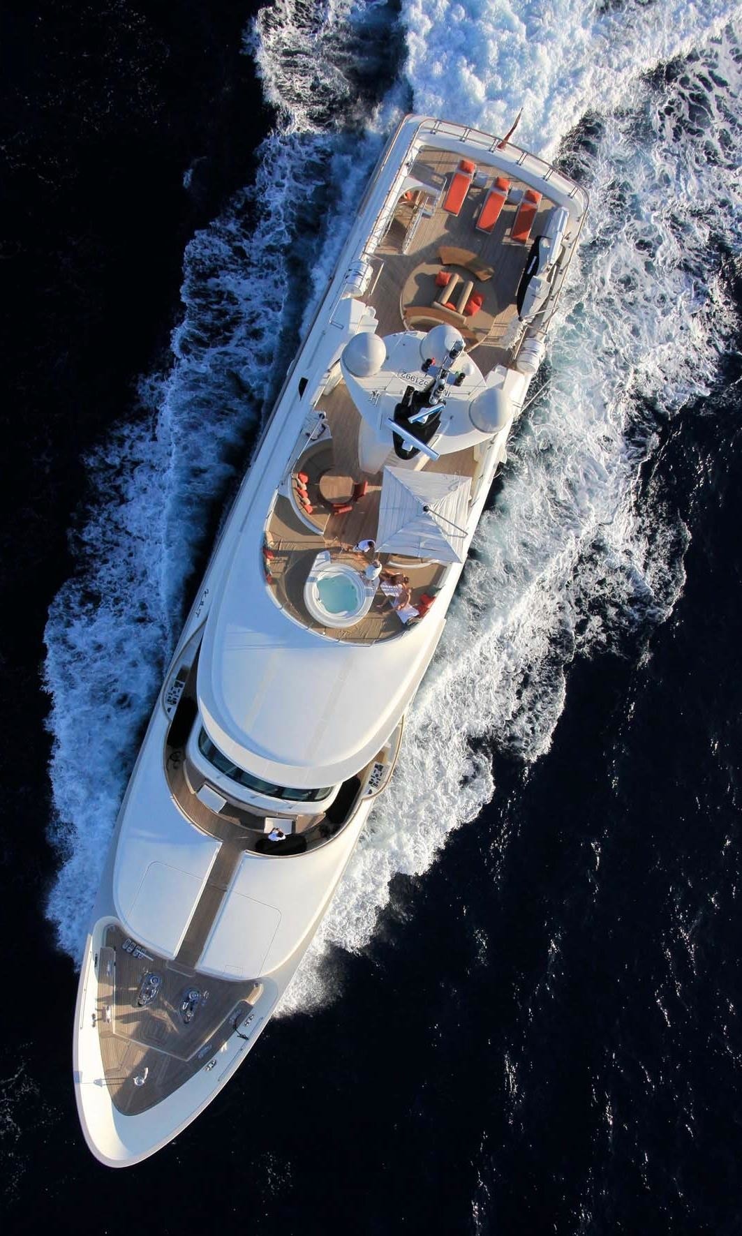 Yacht AVANT GARDE 2, CRN | CHARTERWORLD Luxury Superyacht Charters